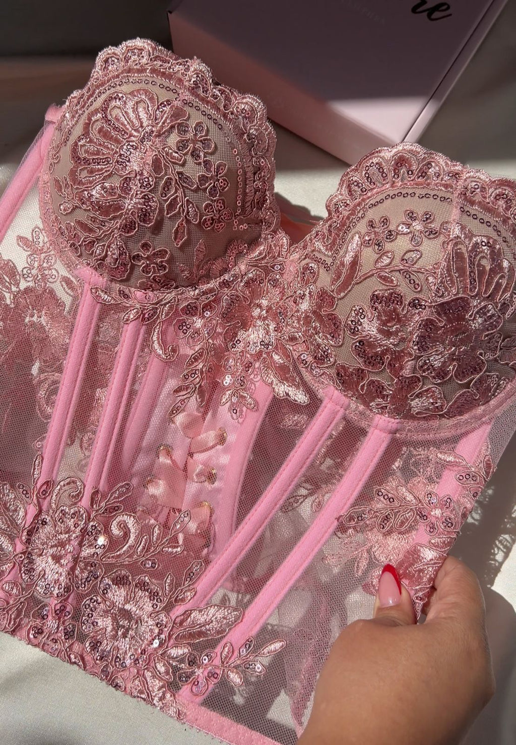 ROSÉ CORSET